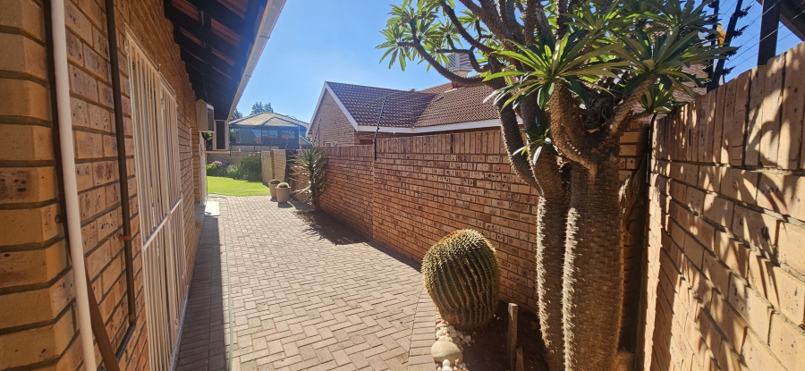 3 Bedroom Property for Sale in Hillcrest Northern Cape